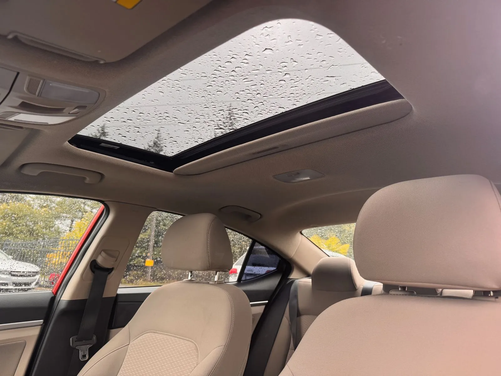 Hyundai Elantra photo 13