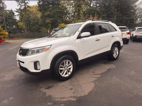 Another view of 2014 Kia Sorento LX for sale in Lakewood, WA at 9999 Auto Center
