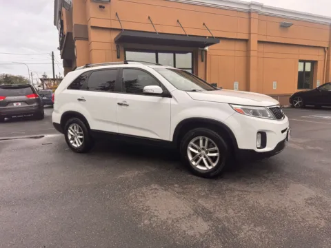 White 2014 Kia Sorento LX for sale in Lakewood, WA