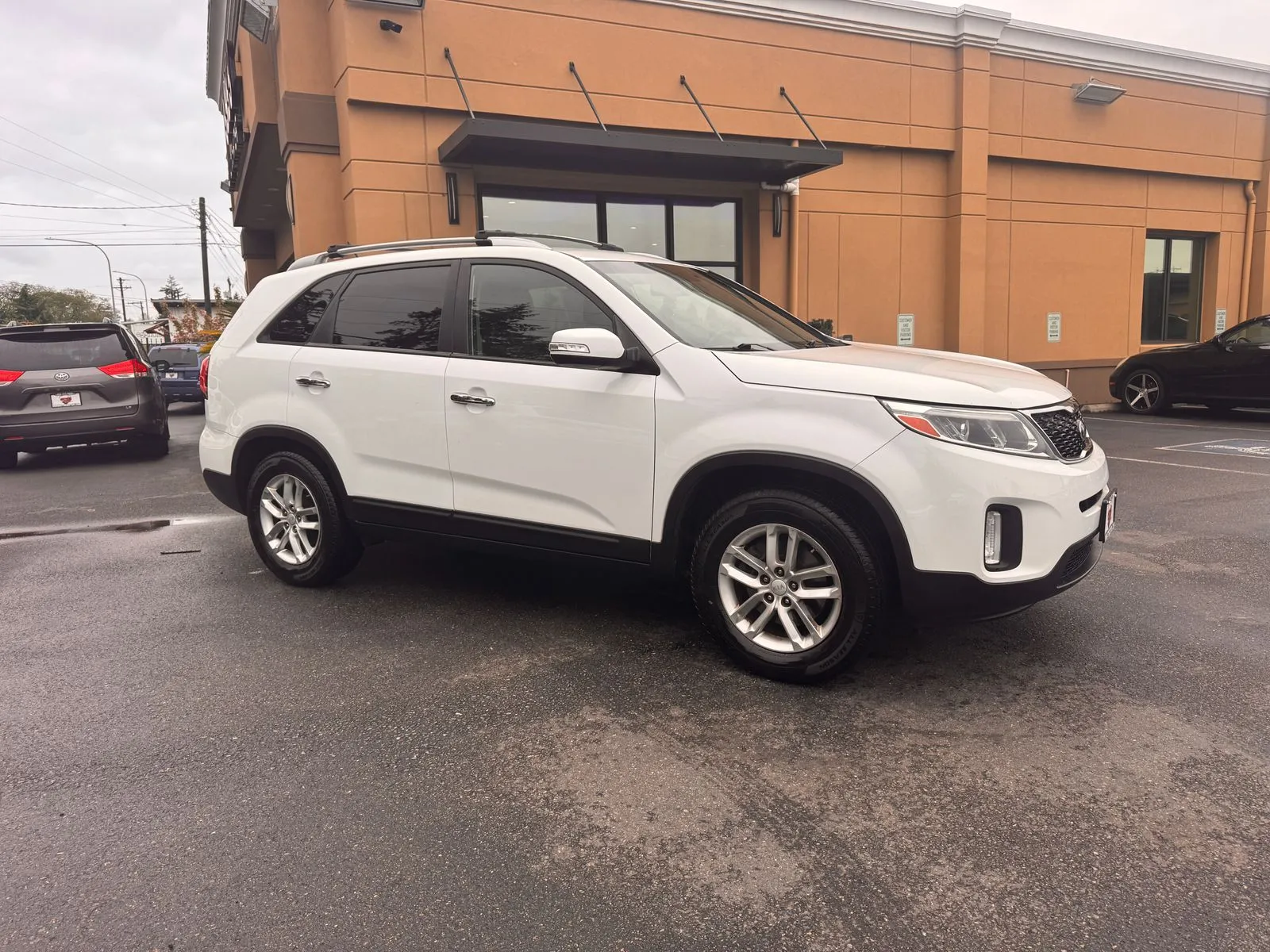 White 2014 Kia Sorento LX for sale in Lakewood, WA