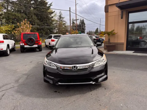 Photos of 2017 Honda Accord EX for sale in Lakewood, WA at 9999 Auto Center