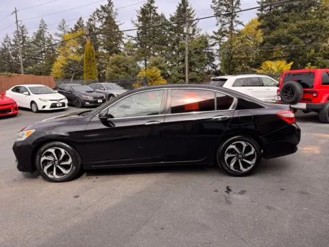 More photos of 2017 Honda Accord EX at 9999 Auto Center, WA