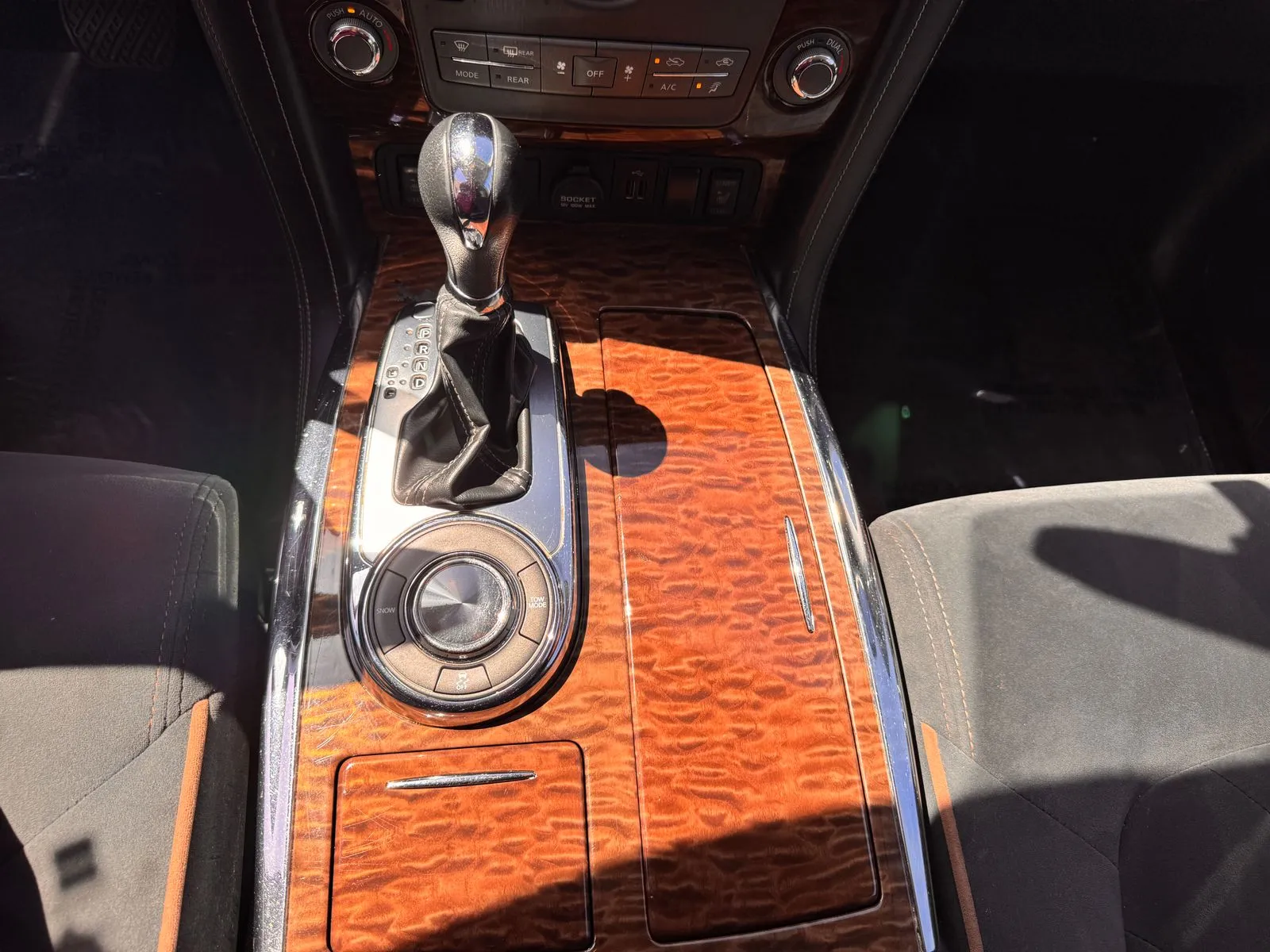 Nissan Armada photo 29