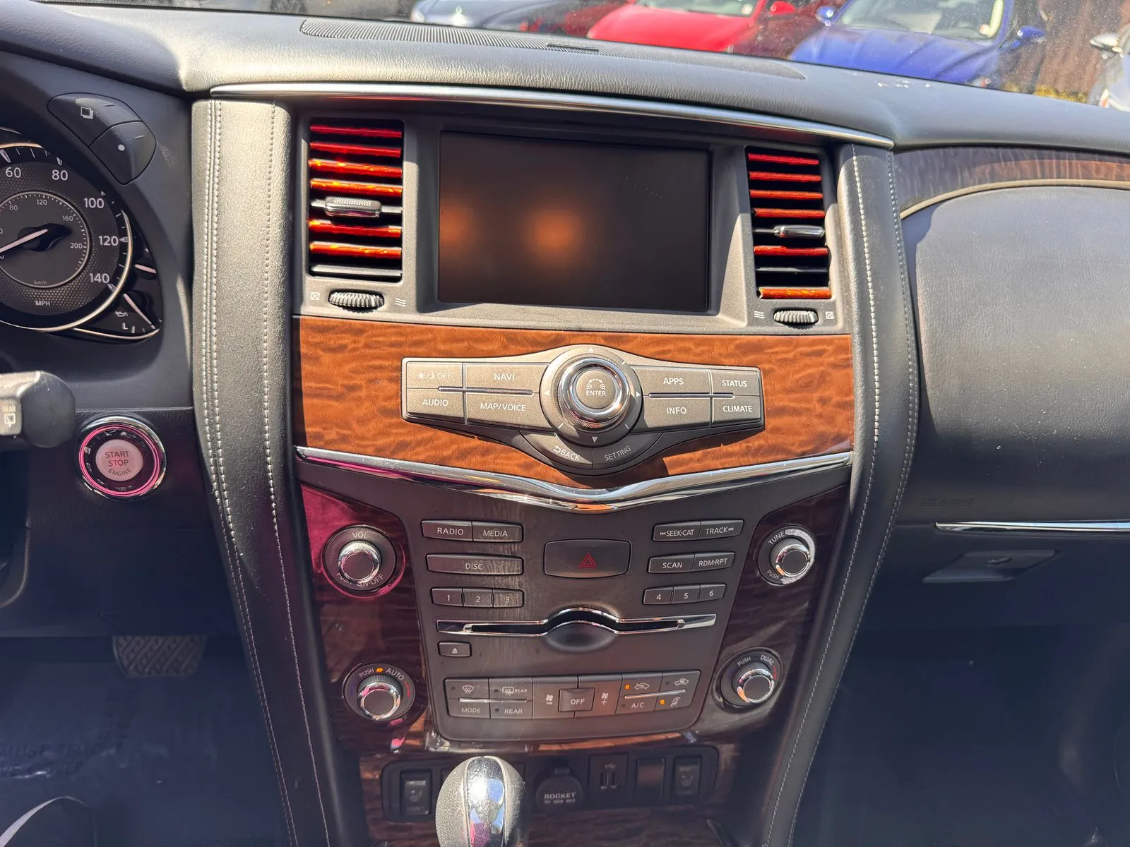 Nissan Armada photo 26