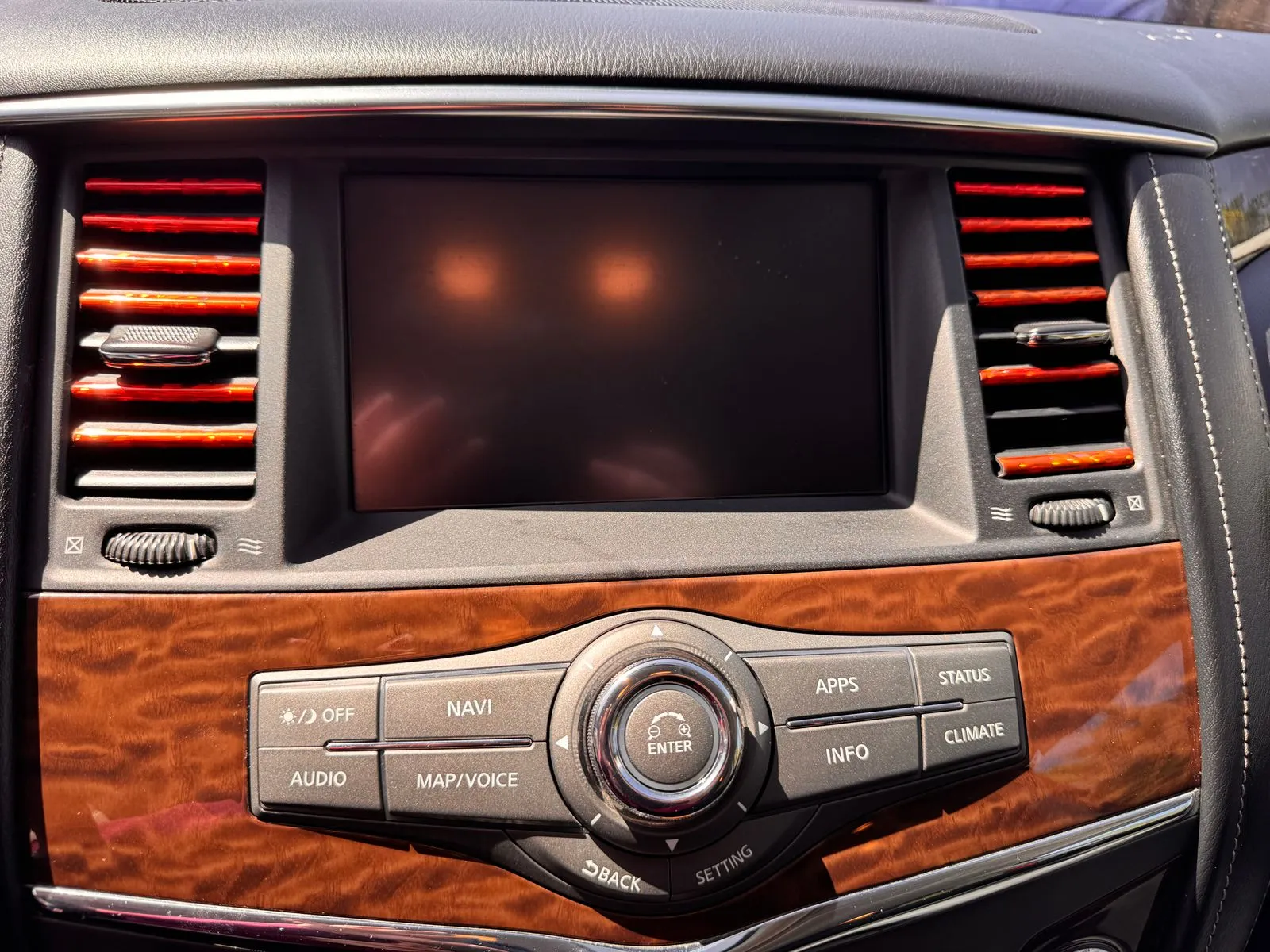 Nissan Armada photo 28