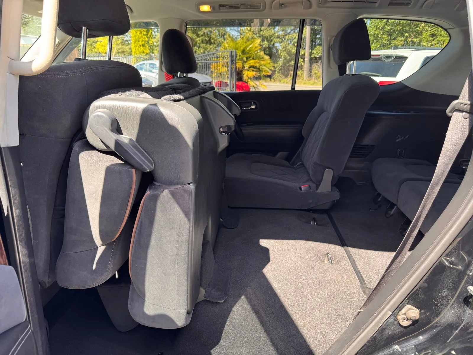Nissan Armada photo 15