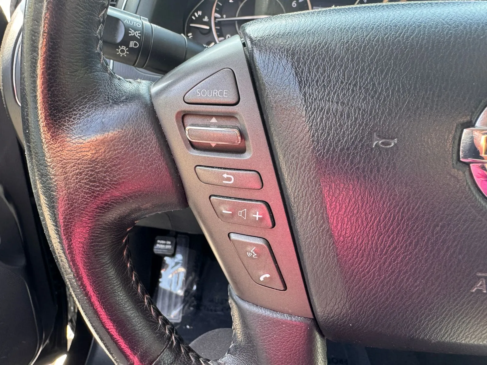Nissan Armada photo 32