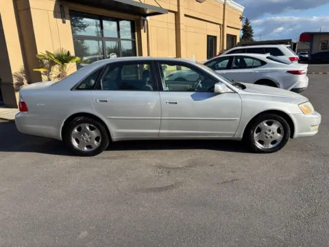 More photos of 2004 Toyota Avalon XLS at 9999 Auto Center, WA