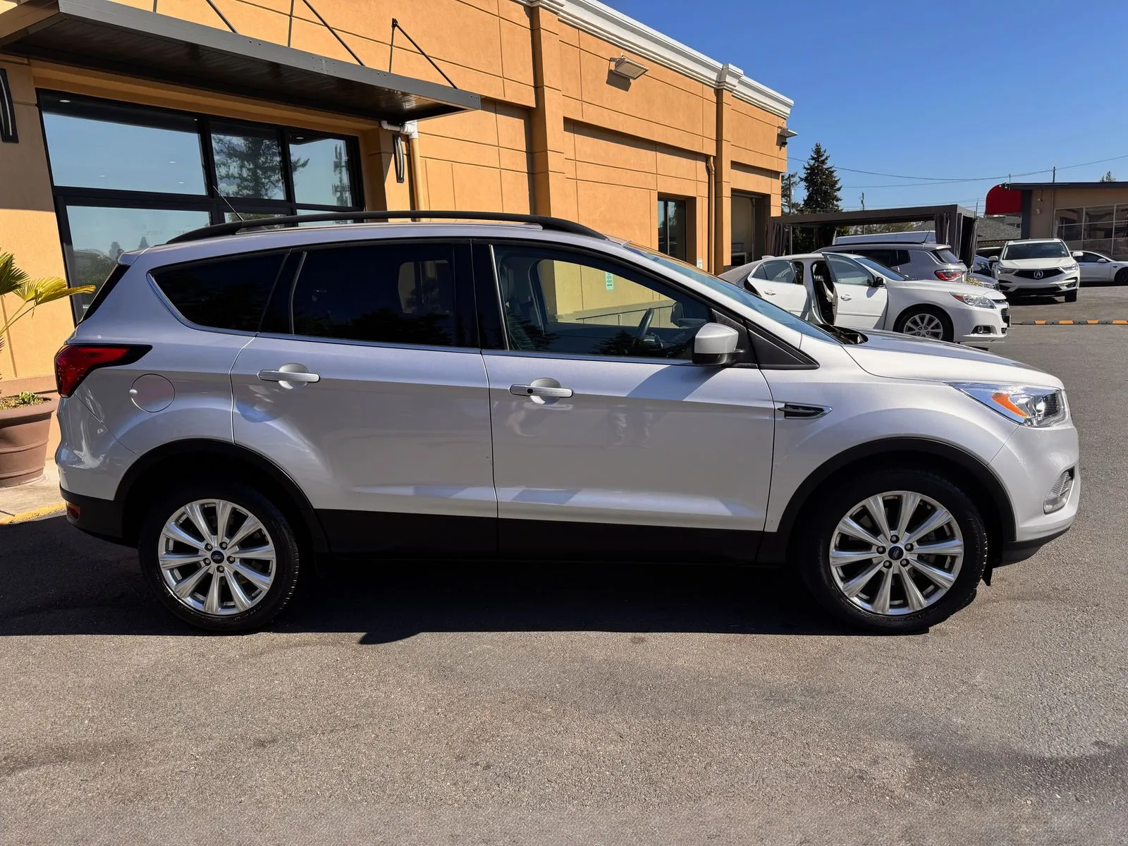 Ford Escape photo 7