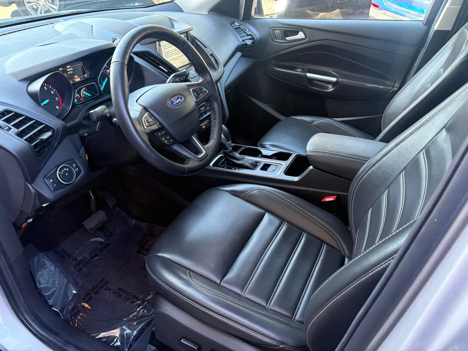 Ford Escape photo 9