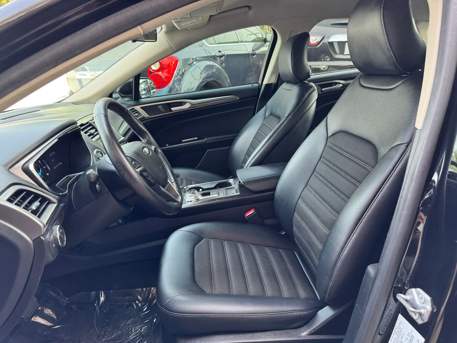 Ford Fusion photo 8