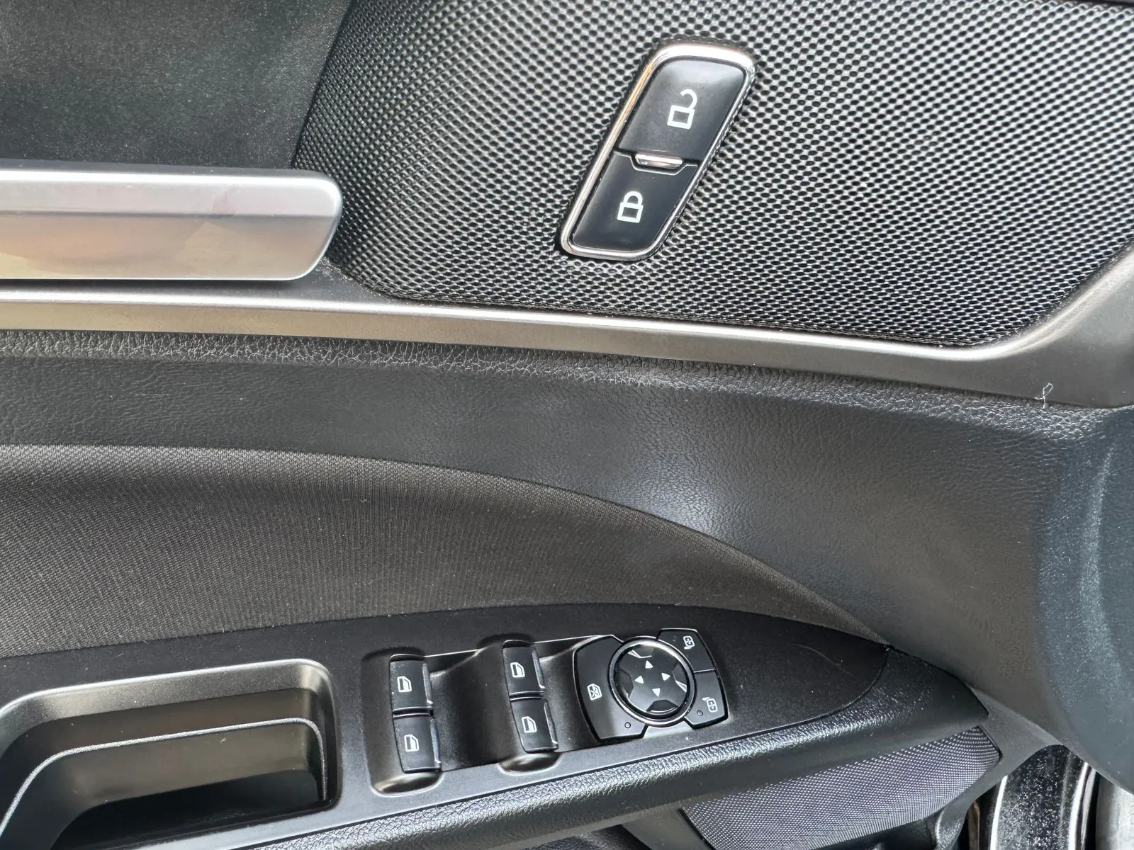 Ford Fusion photo 12