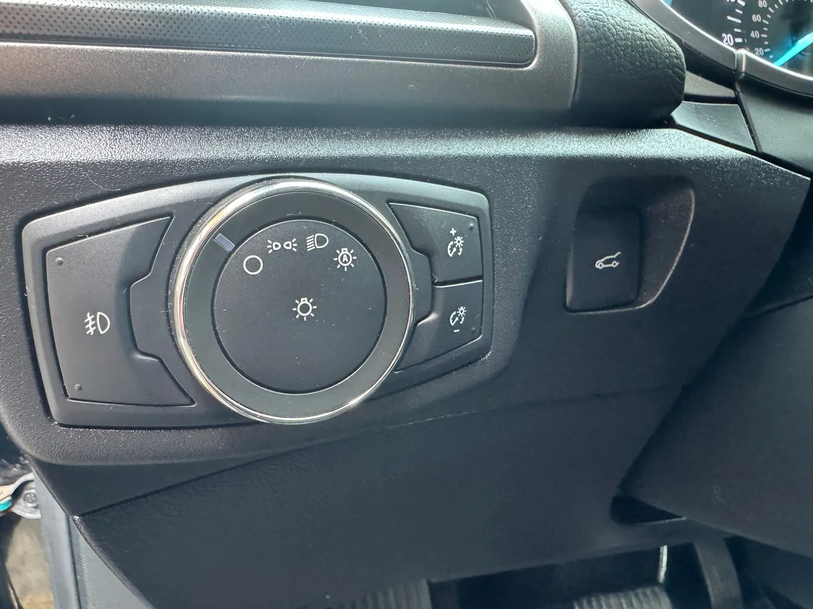 Ford Fusion photo 13