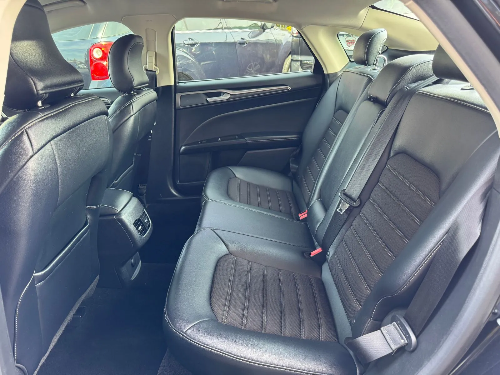 Ford Fusion photo 14