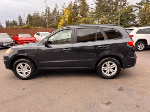 More photos of 2011 Hyundai Santa Fe GLS at 9999 Auto Center, WA