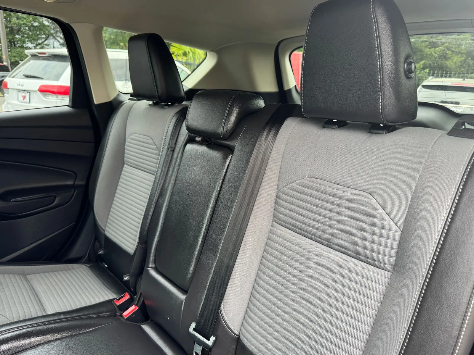 Ford Escape photo 17