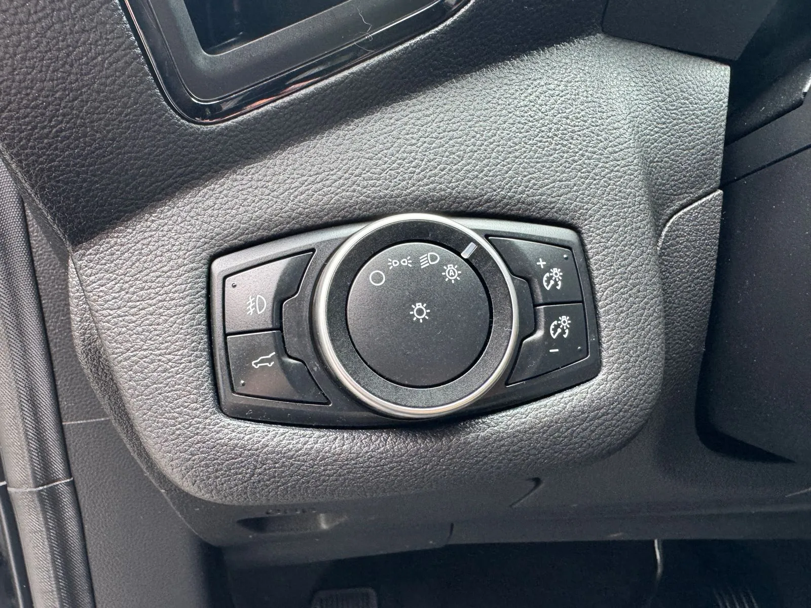 Ford Escape photo 13