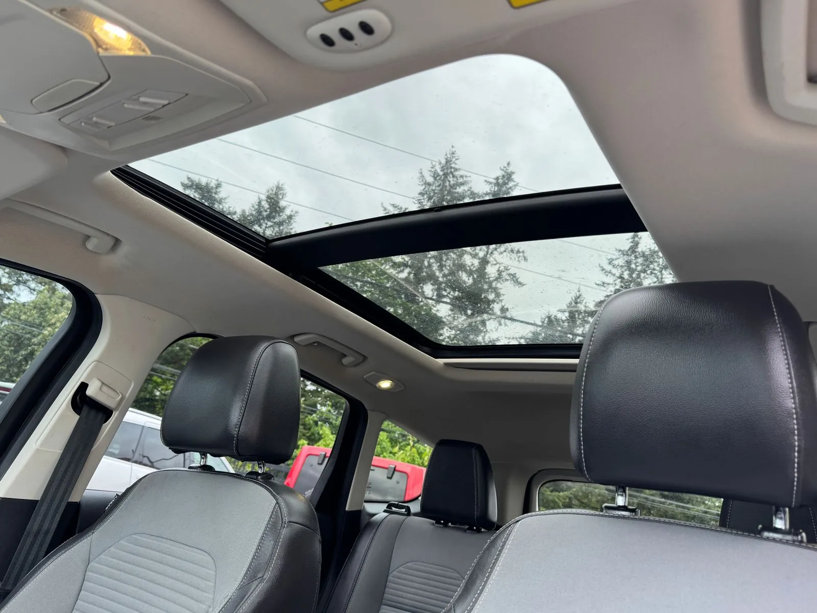 Ford Escape photo 12