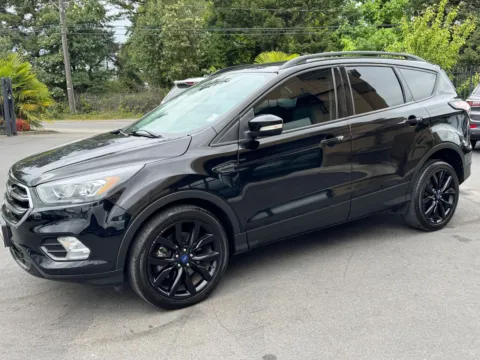 More photos of 2017 Ford Escape Titanium at 9999 Auto Center, WA
