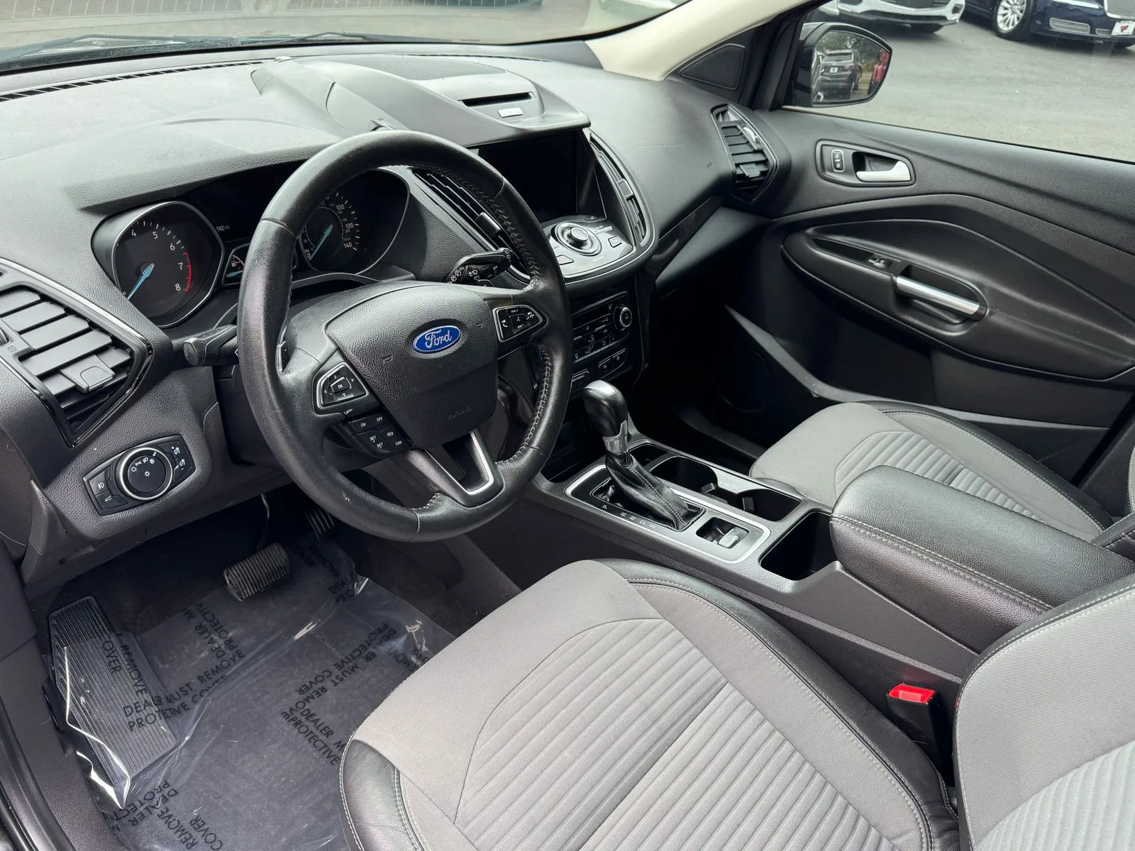 Ford Escape photo 10