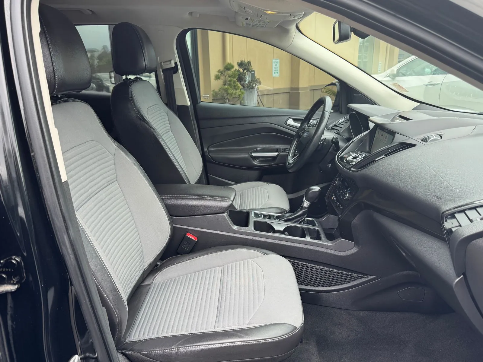 Ford Escape photo 23