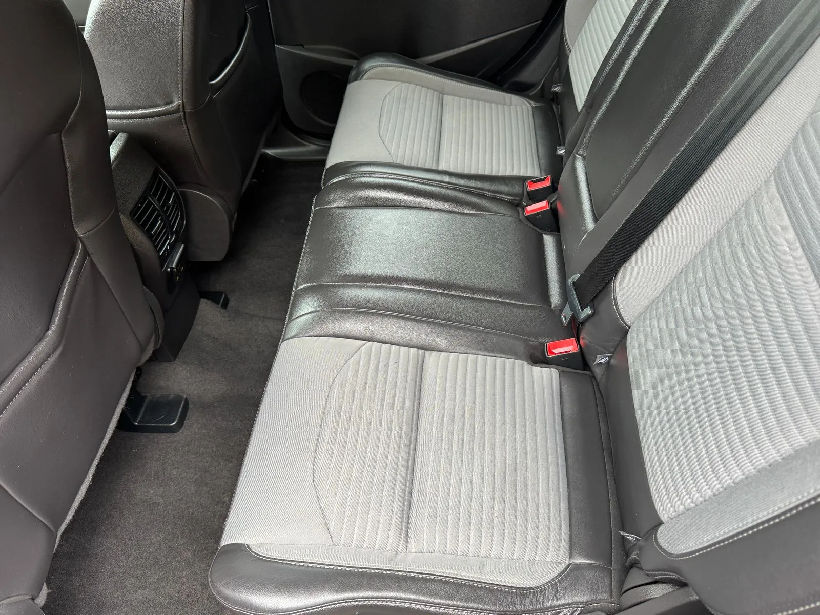 Ford Escape photo 18