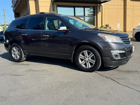 Gray 2015 Chevrolet Traverse LT for sale in Lakewood, WA