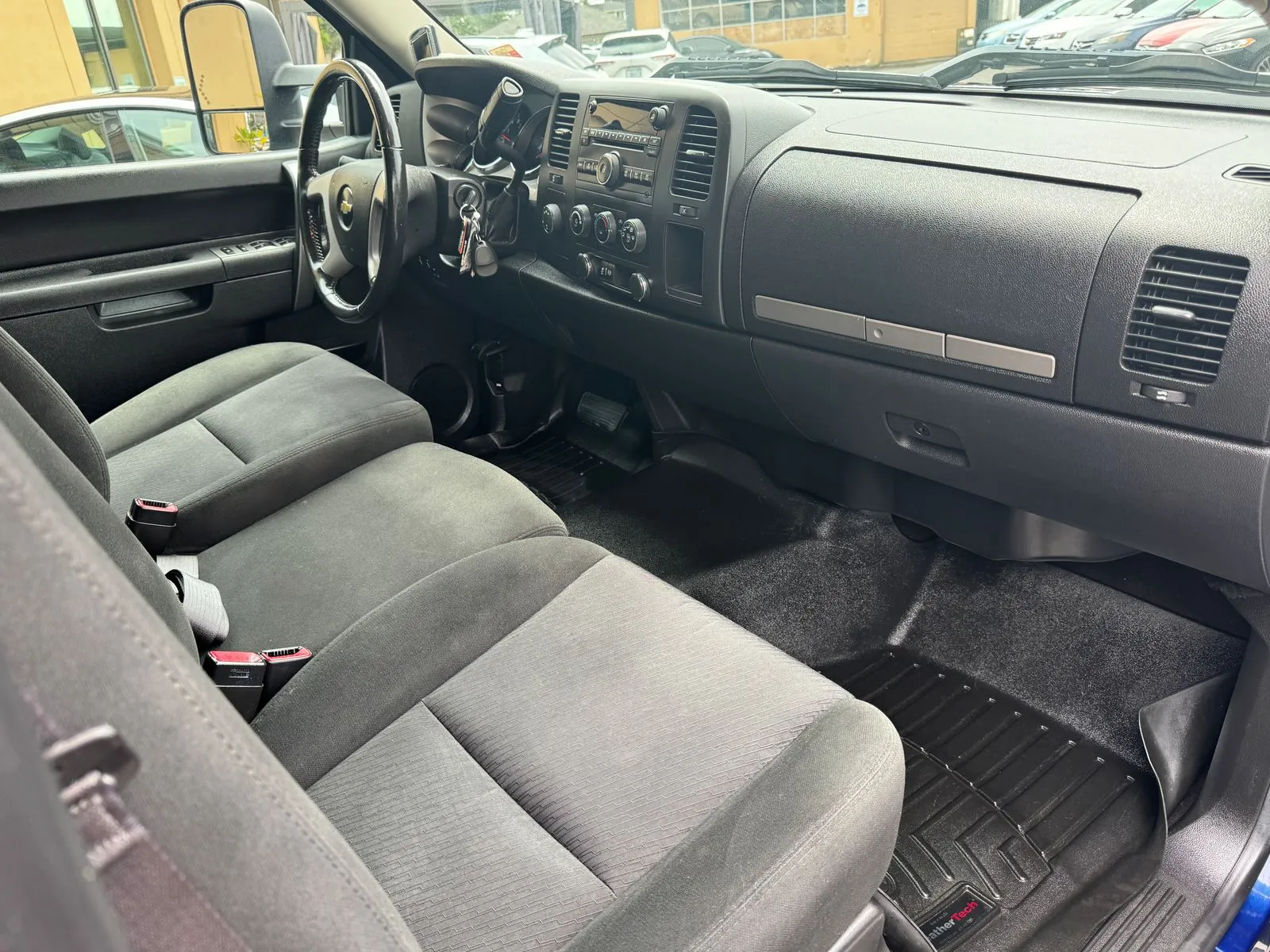 Chevrolet Silverado photo 19