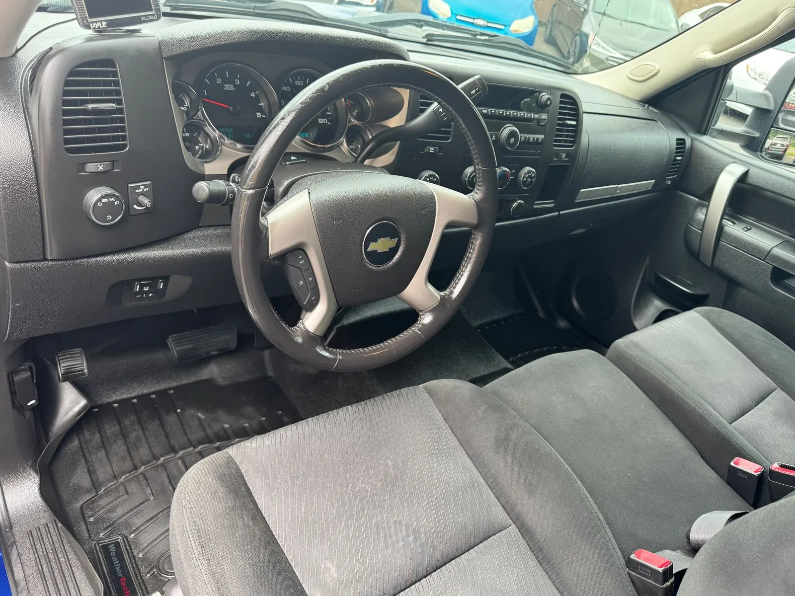 Chevrolet Silverado photo 10