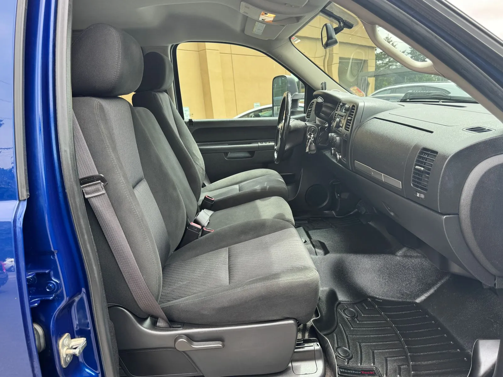 Chevrolet Silverado photo 18