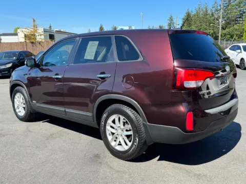 More photos of 2014 Kia Sorento LX at 9999 Auto Center, WA