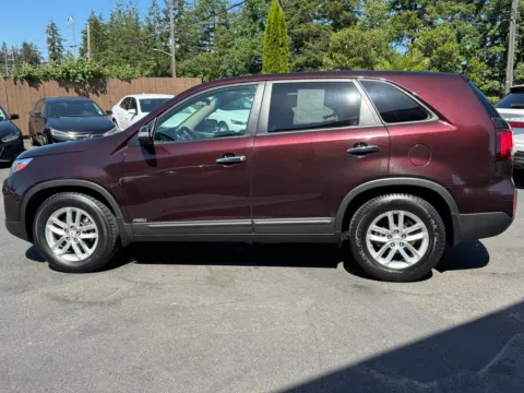 More photos of 2014 Kia Sorento LX at 9999 Auto Center, WA