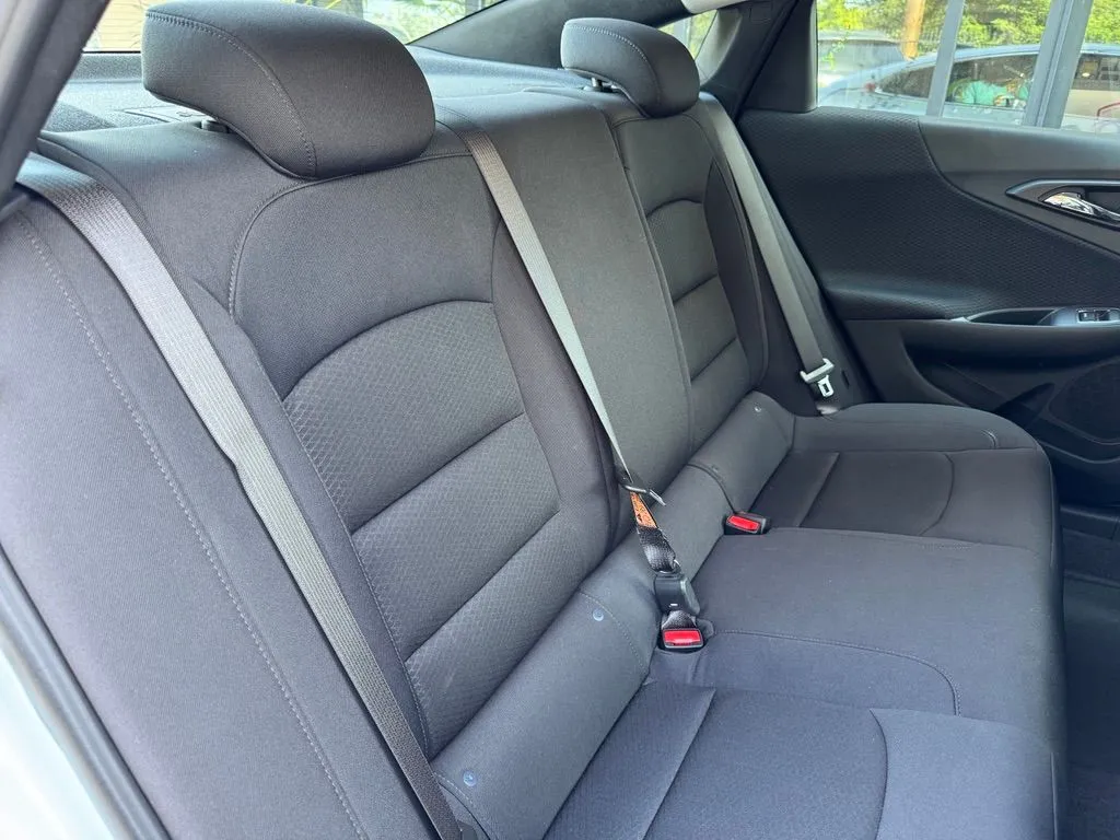 Chevrolet Malibu photo 18