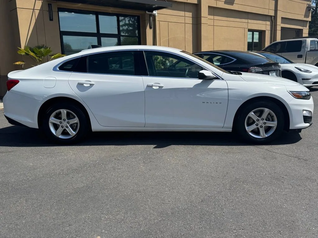 Chevrolet Malibu photo 8