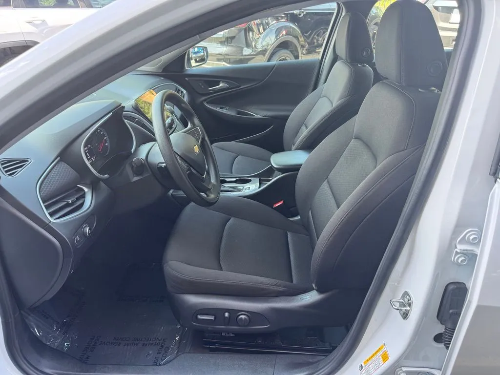 Chevrolet Malibu photo 9