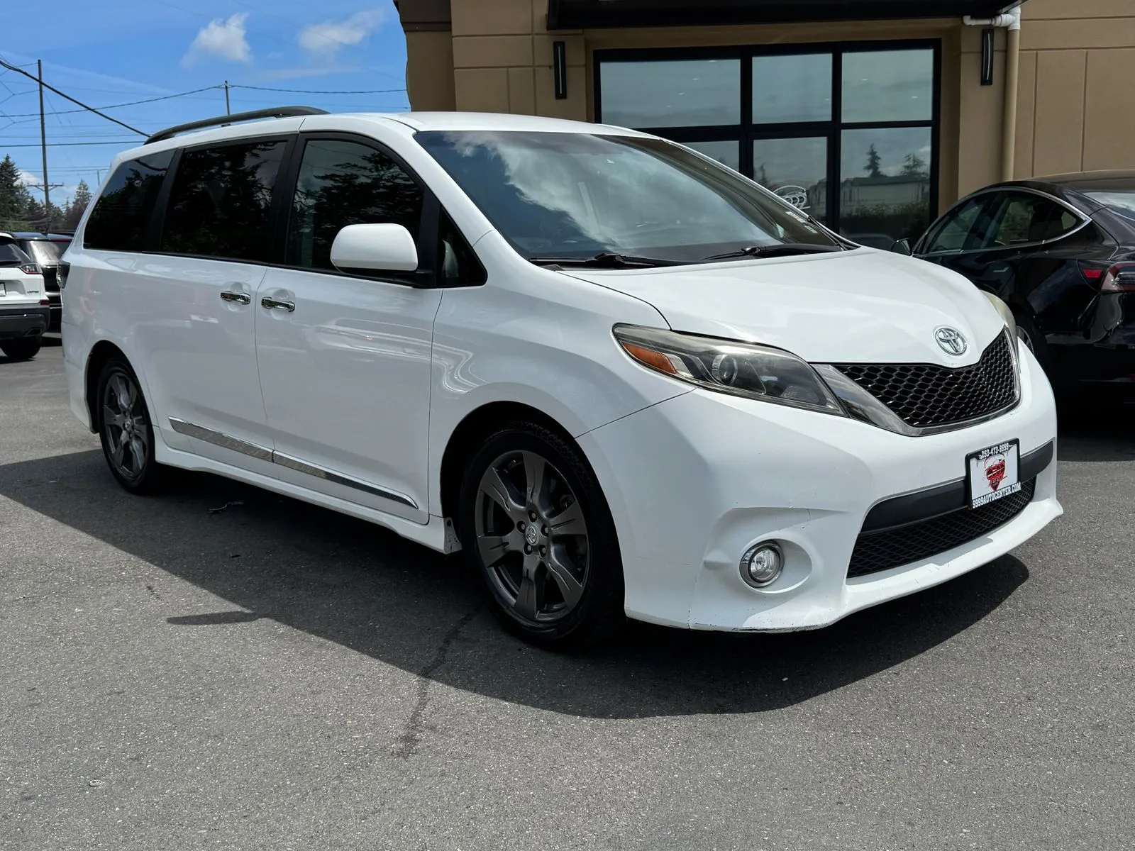 White 2017 Toyota Sienna L for sale in Lakewood, WA