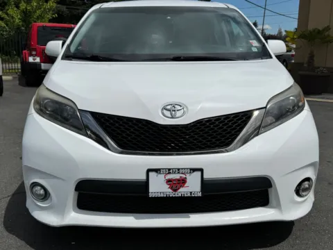 Photos of 2017 Toyota Sienna L for sale in Lakewood, WA at 9999 Auto Center