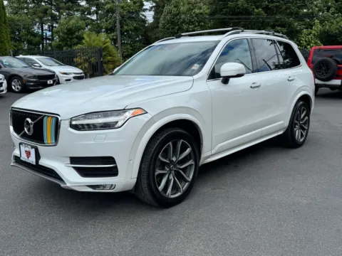 Another view of 2019 Volvo XC90 T6 Momentum for sale in Lakewood, WA at 9999 Auto Center