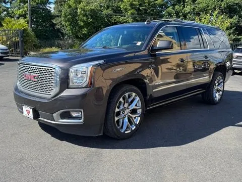 Another view of 2017 GMC Yukon XL Denali for sale in Lakewood, WA at 9999 Auto Center