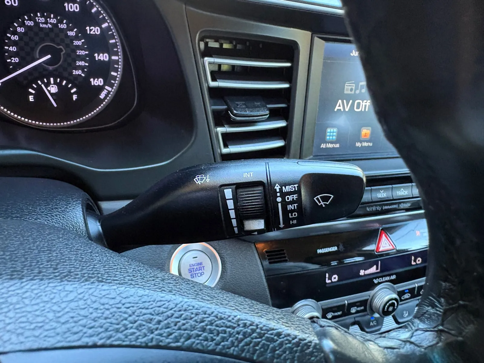 Hyundai Elantra photo 24