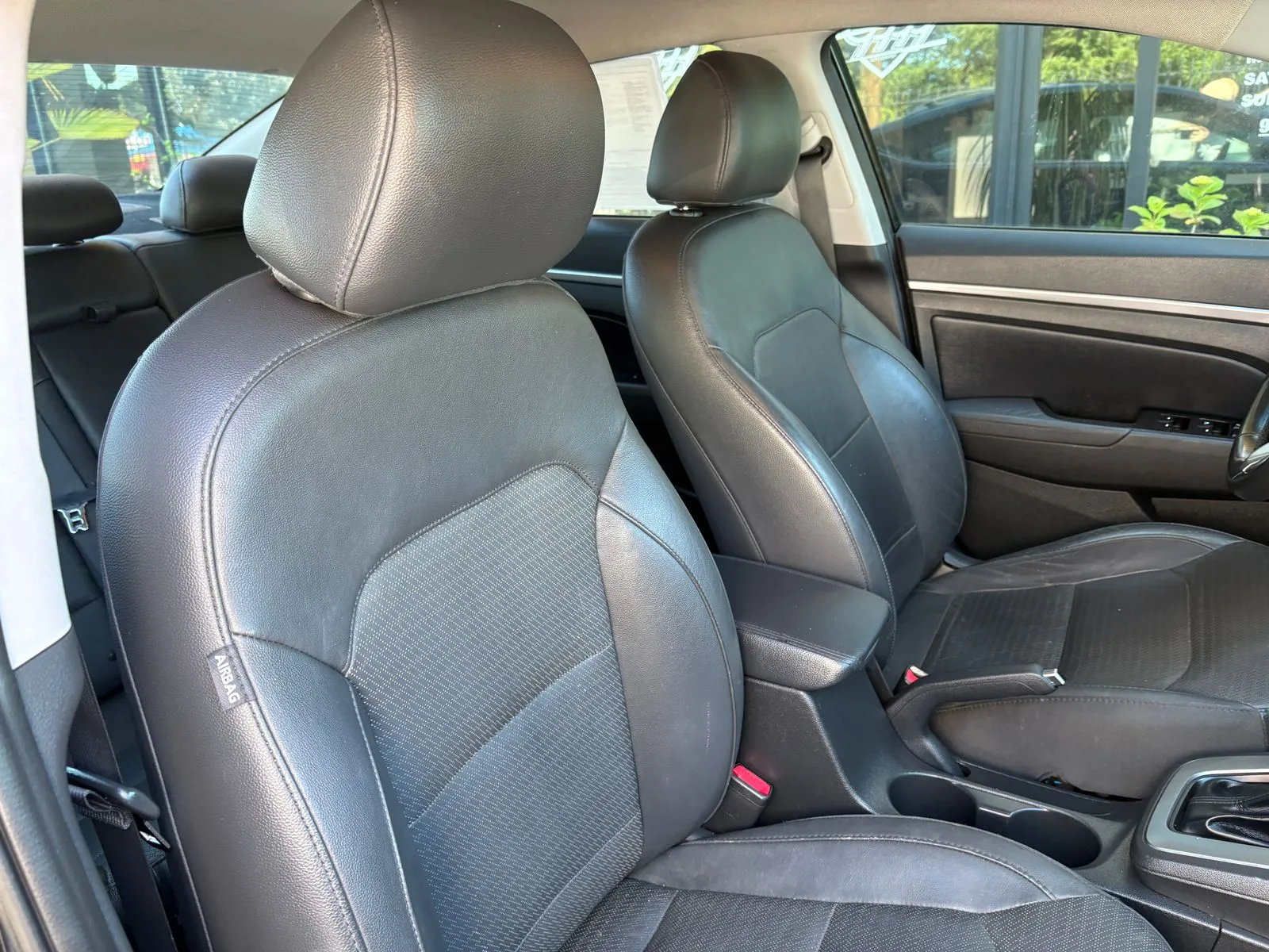 Hyundai Elantra photo 17