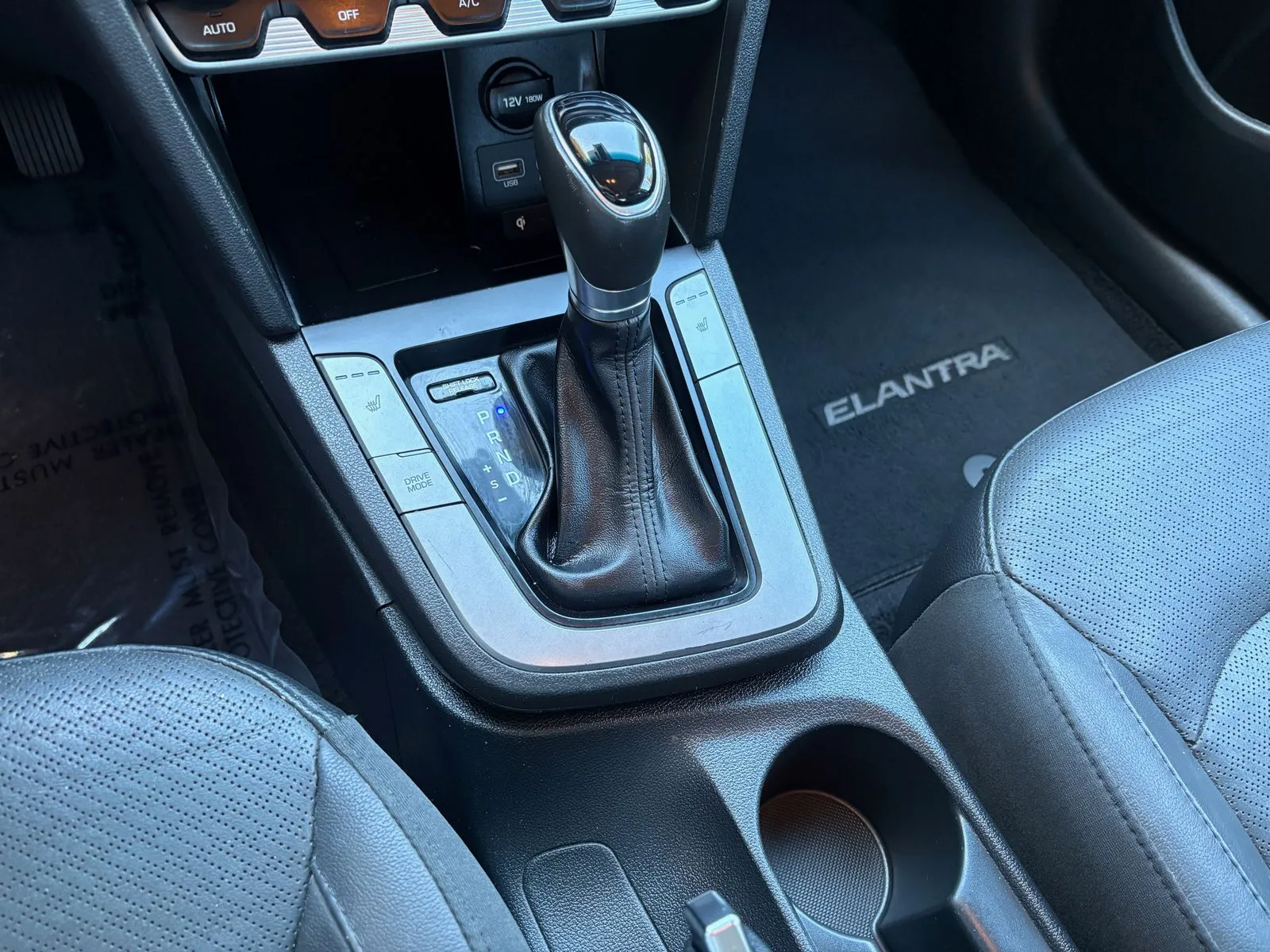 Hyundai Elantra photo 30