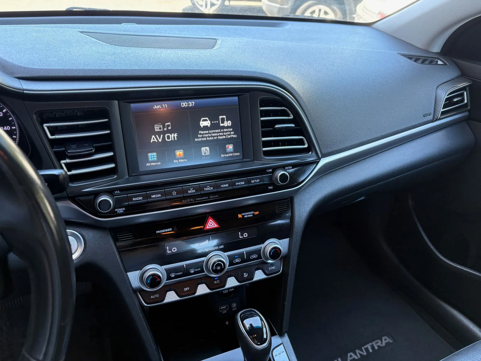 Hyundai Elantra photo 32