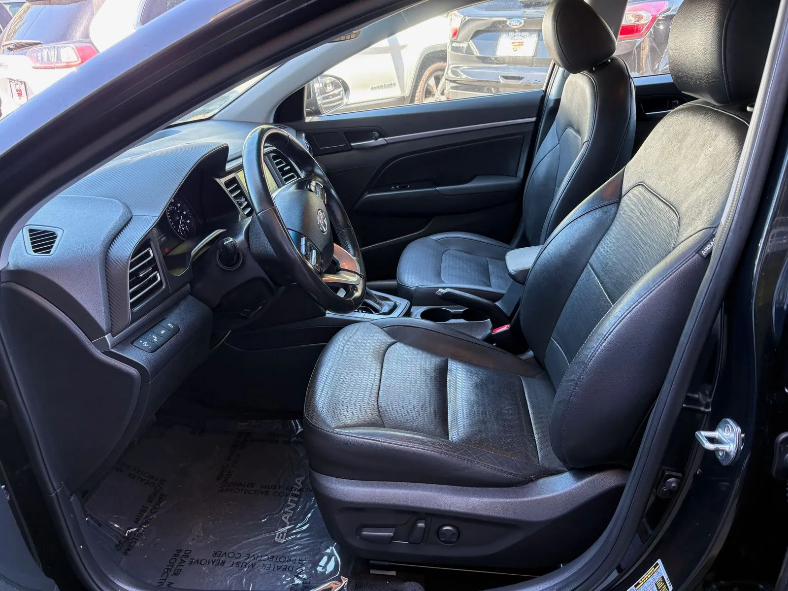 Hyundai Elantra photo 12