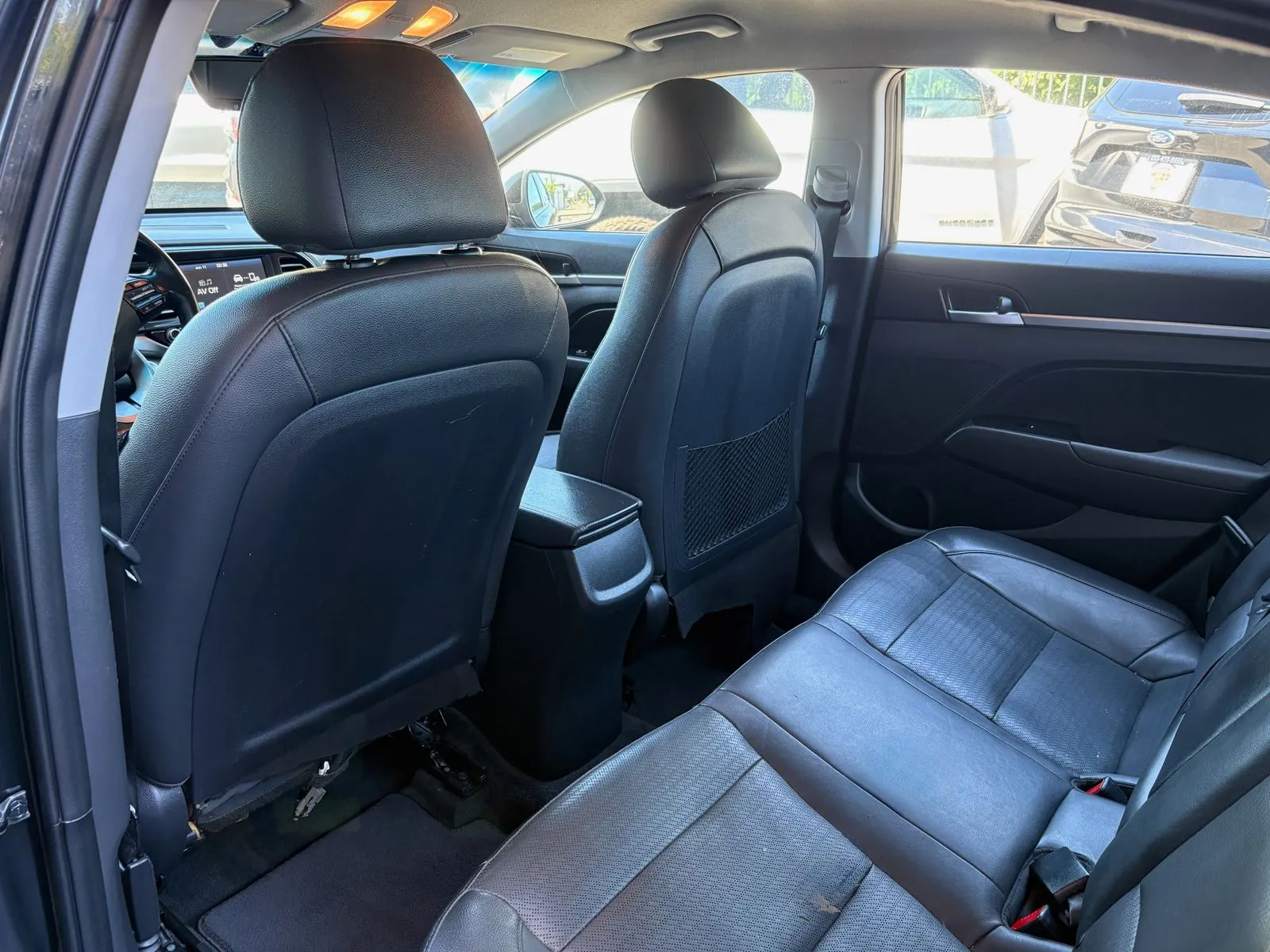 Hyundai Elantra photo 14