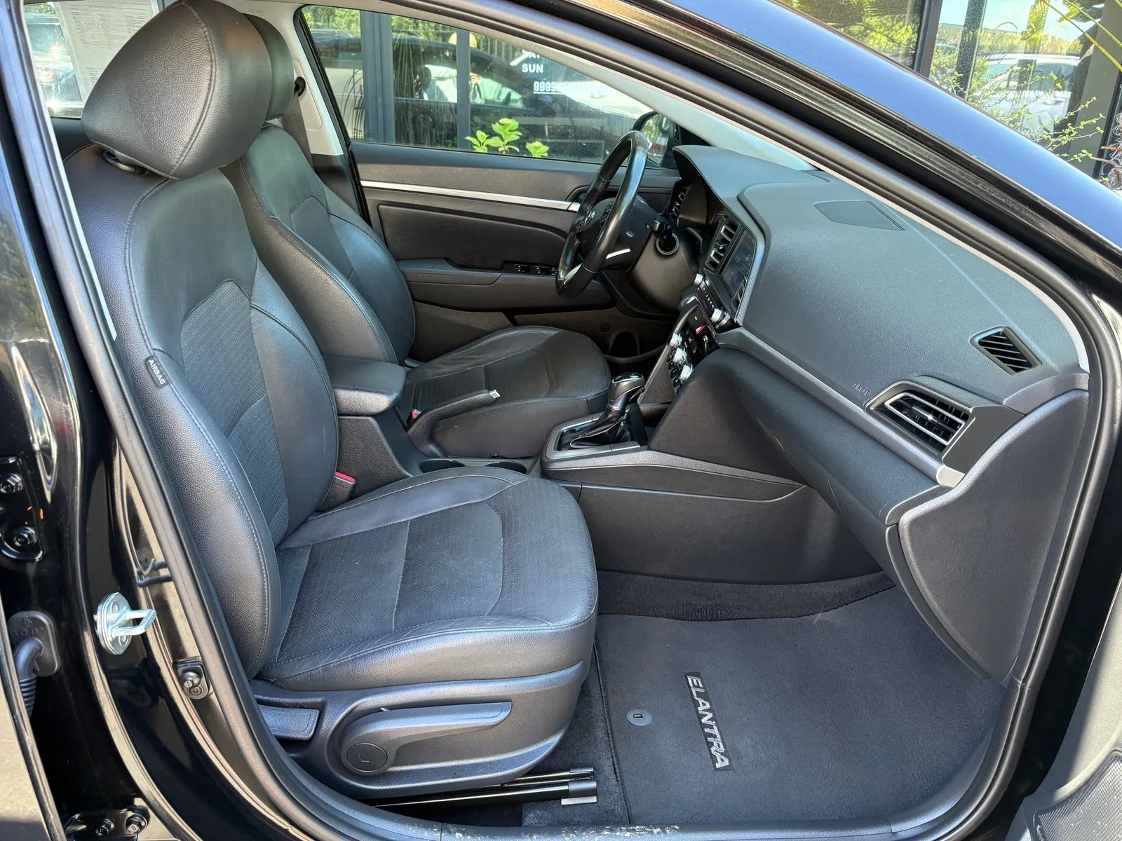 Hyundai Elantra photo 19