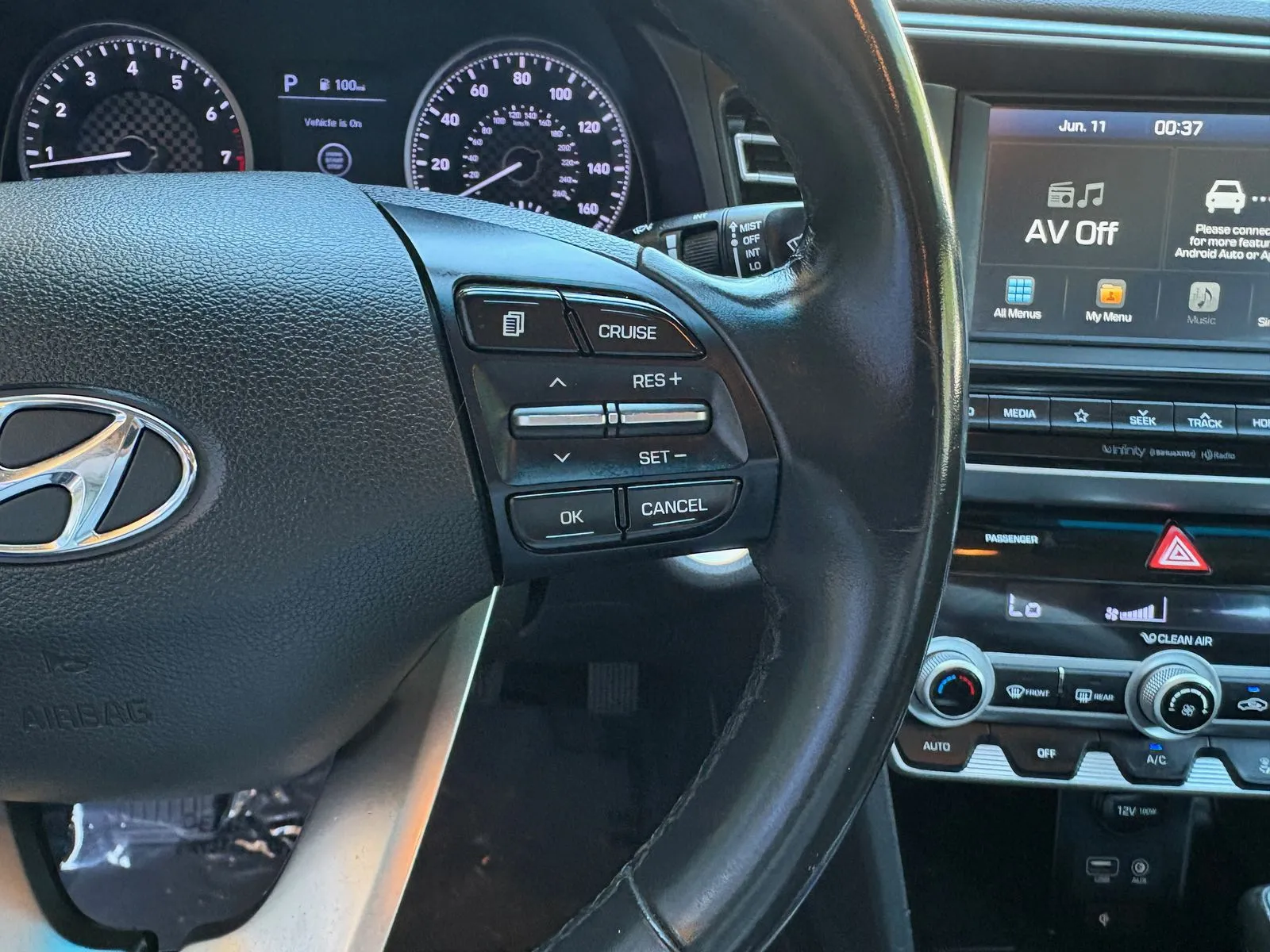 Hyundai Elantra photo 27