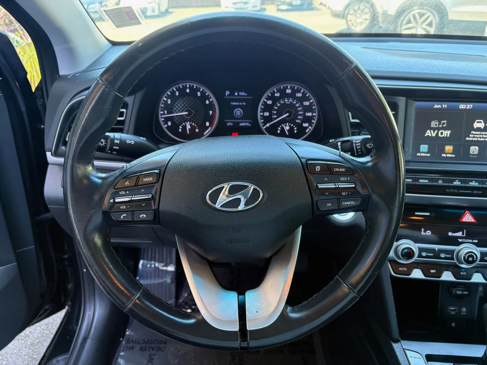 Hyundai Elantra photo 28