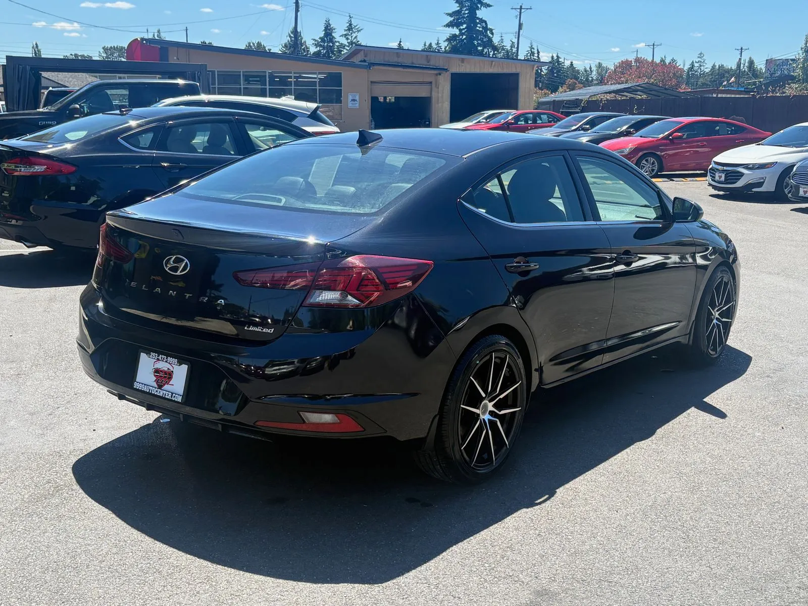 Hyundai Elantra photo 7