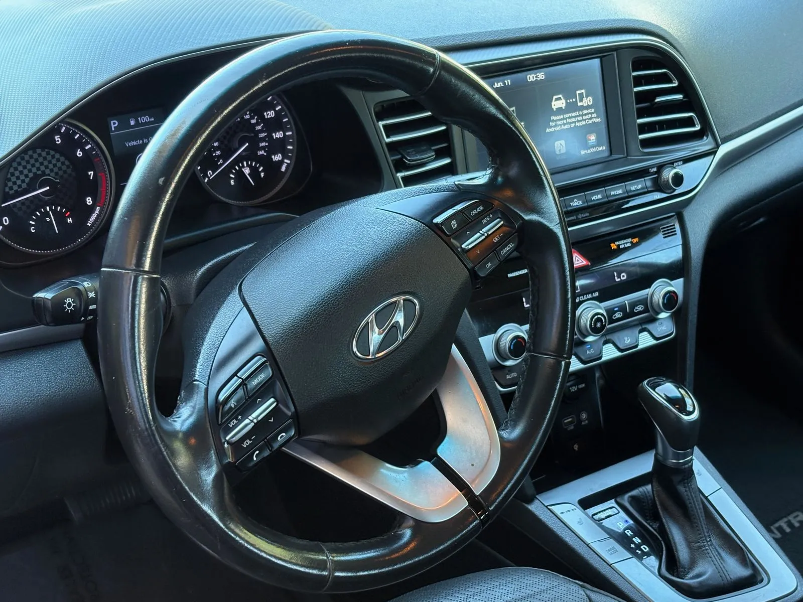 Hyundai Elantra photo 10